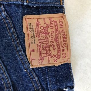 Vintage Levi’s 501 jeans. Made in USA!!